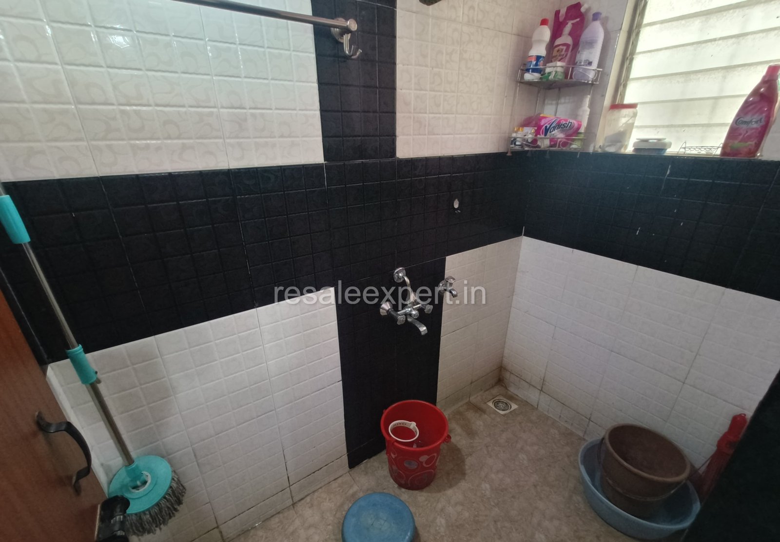 Clean and spacious bathroom in Ready Possession 1 BHK Flat in Rahatani