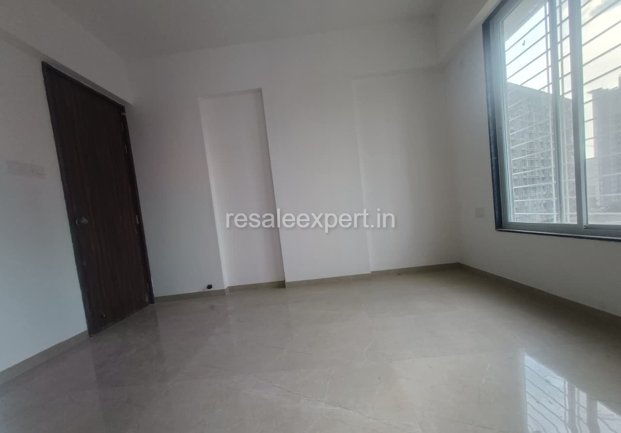 ell-ventilated second bedroom ideal for kids or guests